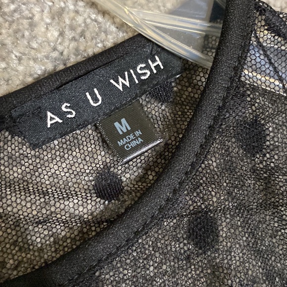 My little black dress, NWT, Junior size medium, but more like small, fitted - Picture 10 of 13